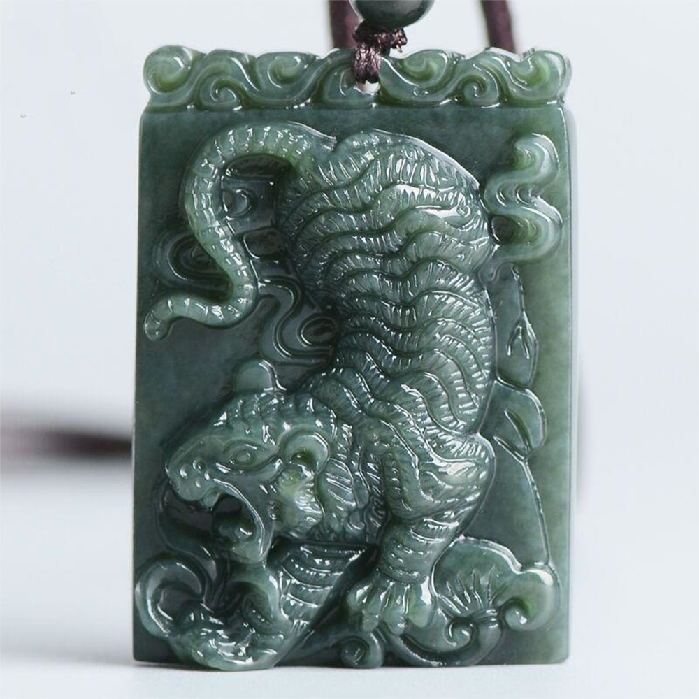 Natural Dark Green HeTian Jade – Vintage Things Collection Bewertung und Preis