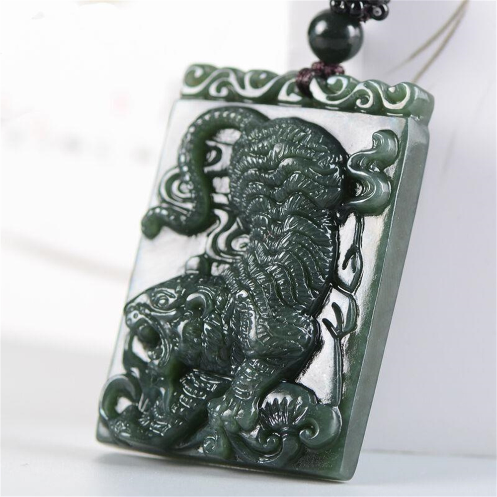 Natural Dark Green HeTian Jade – Vintage Things Collection Bewertung und Preis